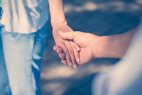 The Do’s and Don’ts of Supporting a Loved One with Substance Abuse (Part 2) - holding hands