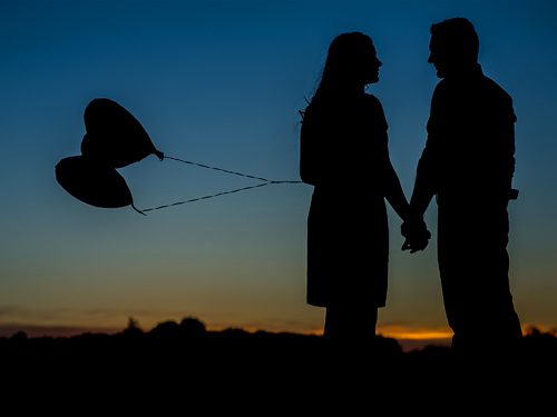 8 Tips for Dating Someone in Recovery - couple on a date